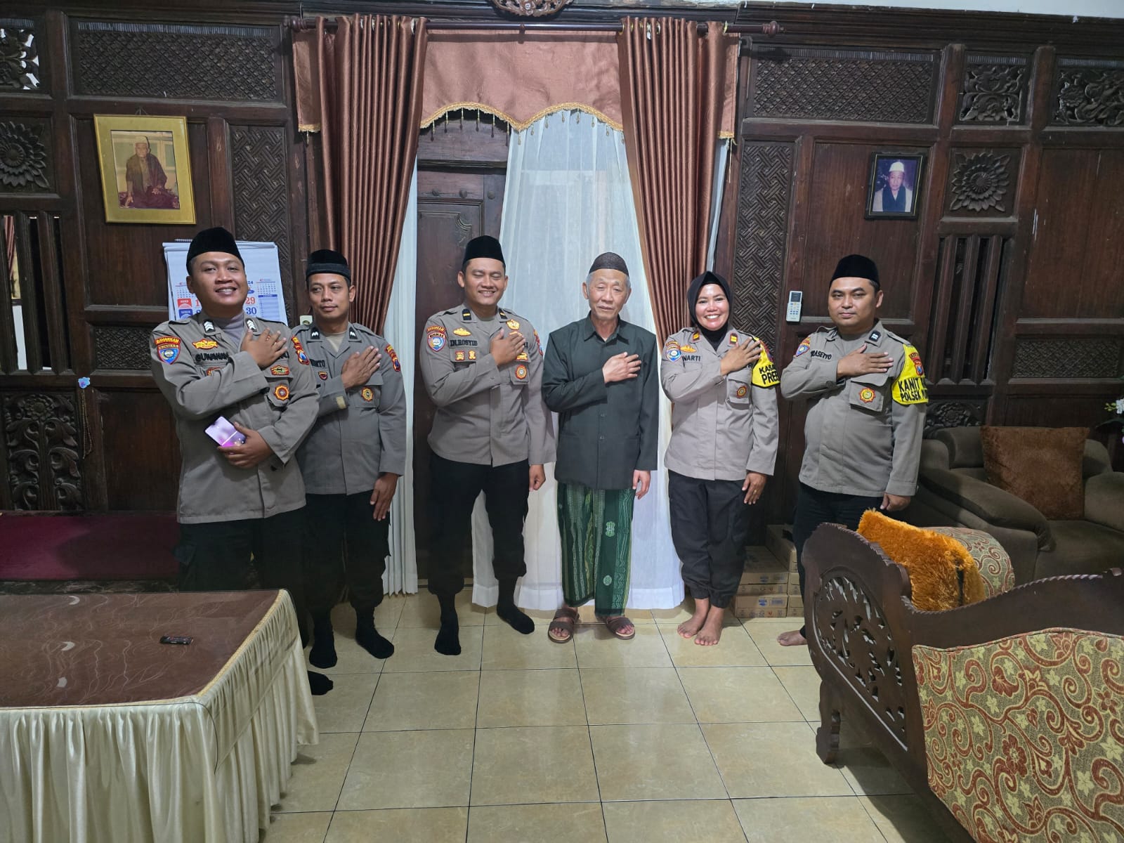 Cooling System Jelang Pilkada, Kasat Binmas Polres Pasuruan menggelar Silaturahmi ke pondok pesantren wilayah Kabupaten Pasuruan