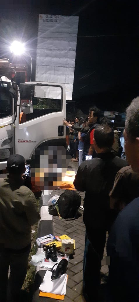 GPS tidak bergerak, pengemudi truk ditemukan meninggal di dalam truk