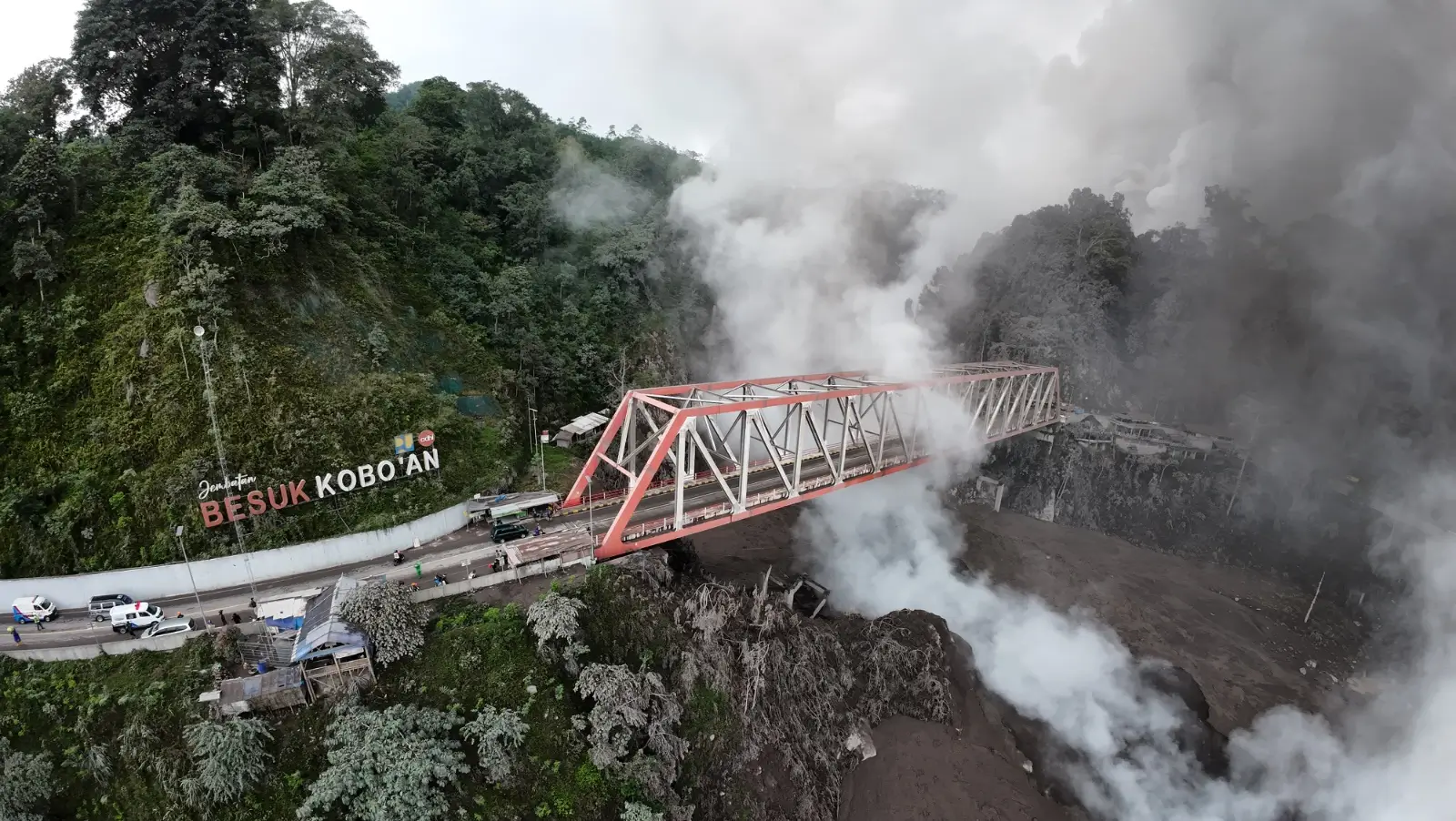 3 Orang Luka Berat dan 204,6 Hektar Lahan Pertanian Rusak Karena Erupsi Gunung Semeru